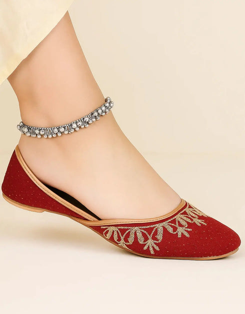 Opulence Legacy Maroon Embroidered Khussa with Floral Design – Essence by Rubina